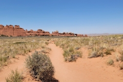 Arches-Sand-Dune-Long-walk-to-Broken-Arch