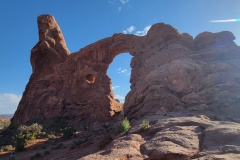 Arches-Windows-Primitive-Trail-Single-Arch-tall
