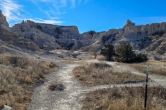 Badlands-Notch-Trail-entering-the-hills