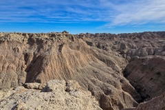 Badlands-Door-Trail-Peaks-and-Valleys