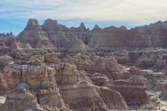 Badlands-Door-Trail-ringed-walls