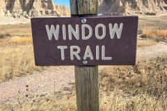 Badlands-Window-Trail-Sign