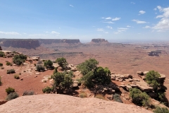 Canyonland-Murphy-Trail-first-look-at-canyon-wall