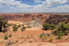 Canyonlands-Upheaval-Dome-deep-dome-with-ledge