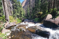 Cataract-Falls-down-from-the-fall