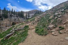 Cecret-lake-narrow-trail