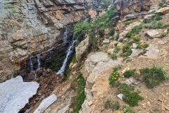 Cecret-lake-waterfall