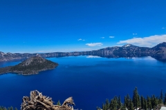 Crater-Lake-Rim-Trail-lake-and-sky