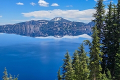 Crater-Lake-Rim-Trail-reflection-across