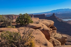 Dead-Horse-Rim-Loop-looking-back-canyon-wall
