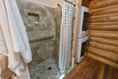 Double-Arrow-Lodge-Shower