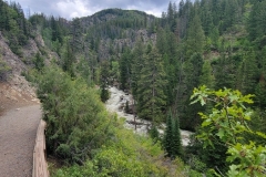 Fish-Creek-Falls-lower-trail-with-river-to-side