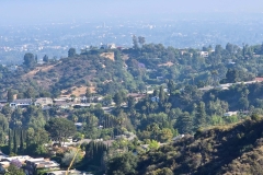 Fryman-Canyon-Park-big-hill-and-houses