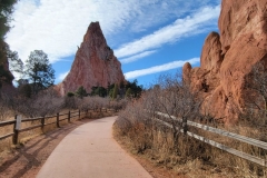 Garden-of-the-Gods-trail-through-lower-park