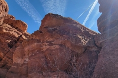 Garden-of-the-gods-big-rock-low-angle