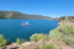 Hiking-Lake-Nighthorse-far-side-water
