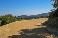 Hollywood-sign-with-lake-in-bg