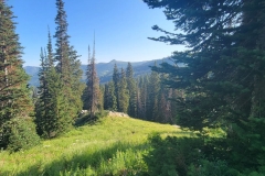 Brighton-Lakes-looking-back-at-the-peaks