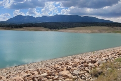 Lloyds-Lake-mountains-far-side-of-dam