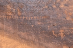 Moab-Petroglyph-medium-chain-of-people