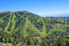 Mores-Mountain-Ski-Hill-wide