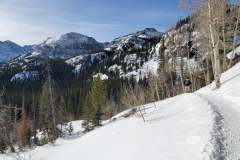 RMNP-Emerald-Lake-Winter-Snow-trail-and-mountains