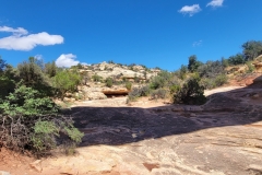 Natural-Bridges-Owachomo-Bridge-rocks-under-bridge