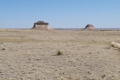 Pawnee-Buttes-Wide-view-from-start-of-far-towers