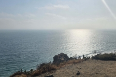 Point-Dume-the-top-looking-at-the-sun