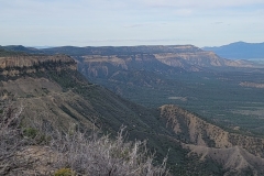 Point-Lookout-Mesa-Verde-mesas-closer