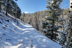 Mueller-Rock-Pond-Brook-Pond-Snow-trail-side-of-cliff
