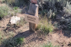 Sea-of-Sage-Broken-Shovel-sign