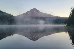 Trillium-Lake-Hike-morning-fog-mirror