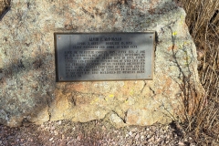 Wind-Cave-Prairie-Vista-Trail-Rock-with-Sign